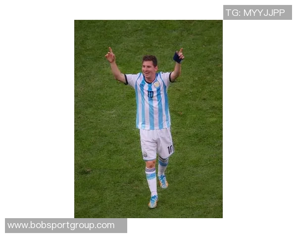 梅西分享佩戴阿根廷队长袖标的照片表达对国家和蓝白色的自豪感